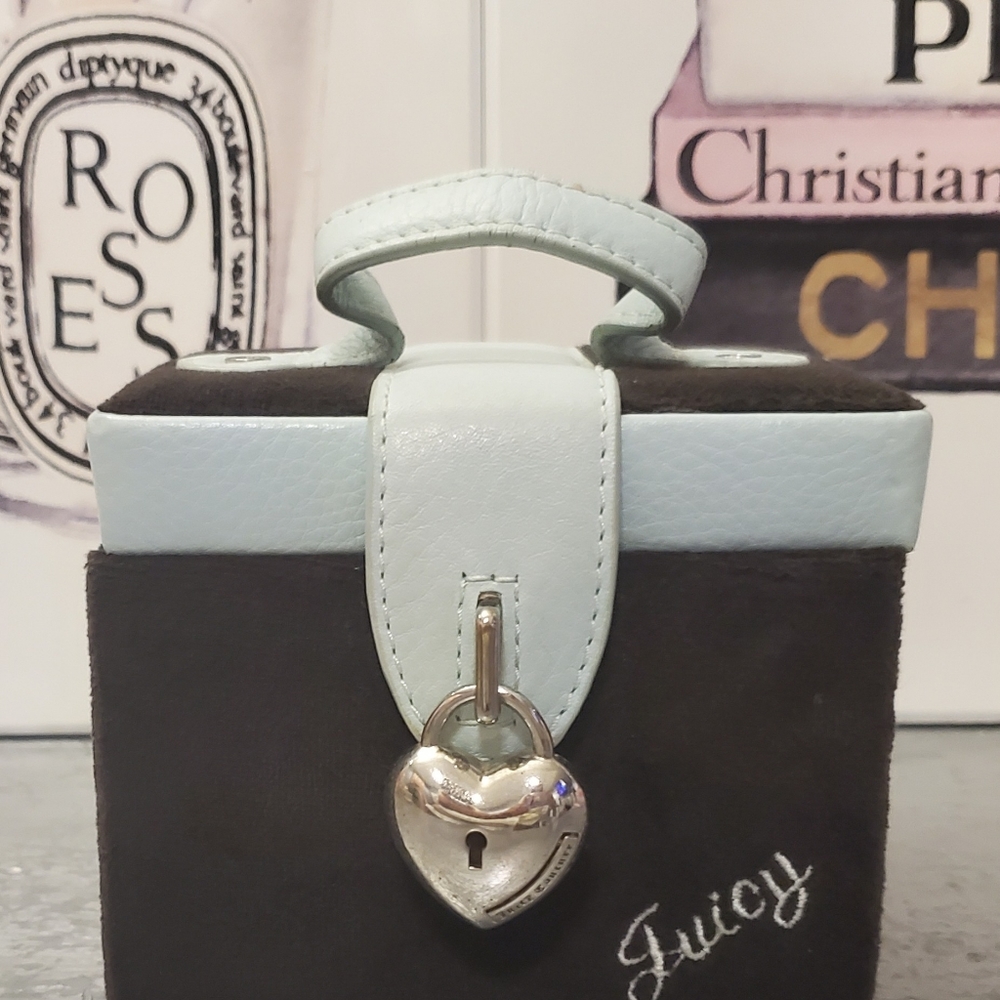 *SOLD* Juicy Couture Baby Blue & Black Velour Jewelry Box! - Picture 2 of 8